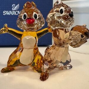 CHIP N DALE Swarovski Crystal. NIB, Disney collection . 5302334